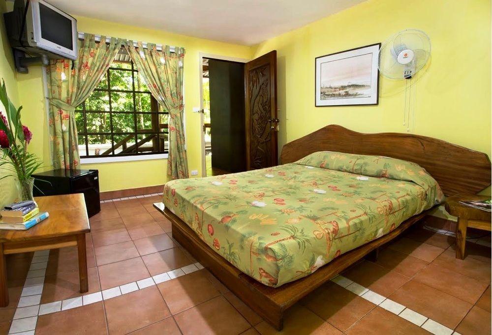 Waterfront Hotel Verde Mar Manuel Antonio Buitenkant foto
