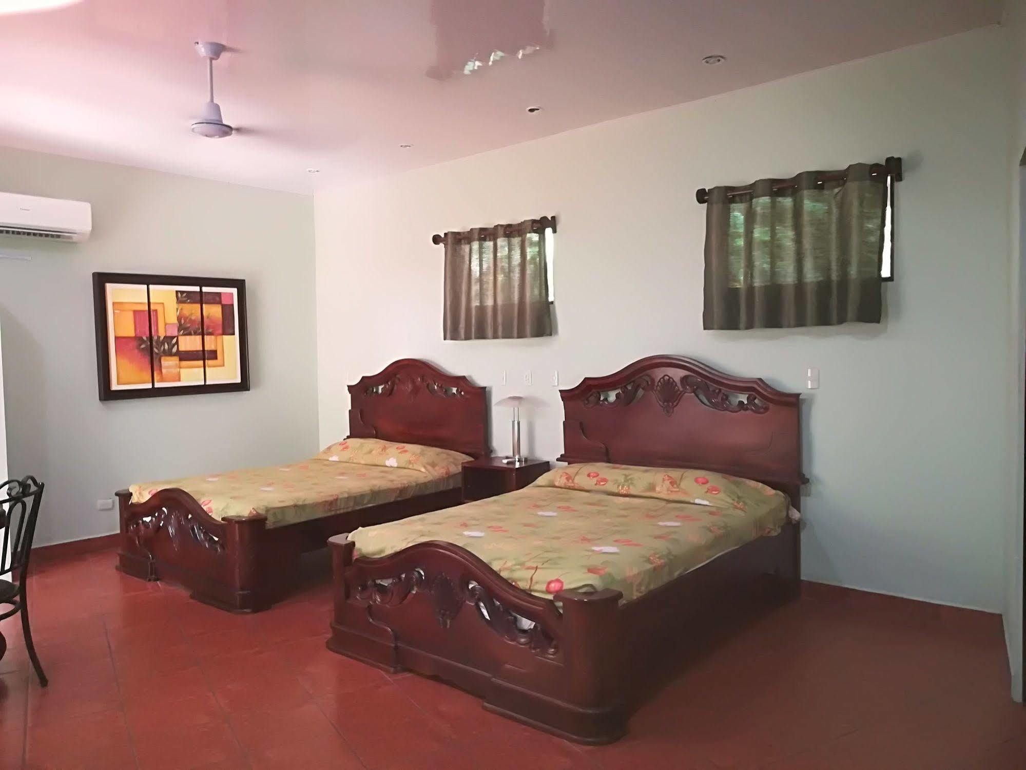 Waterfront Hotel Verde Mar Manuel Antonio Buitenkant foto